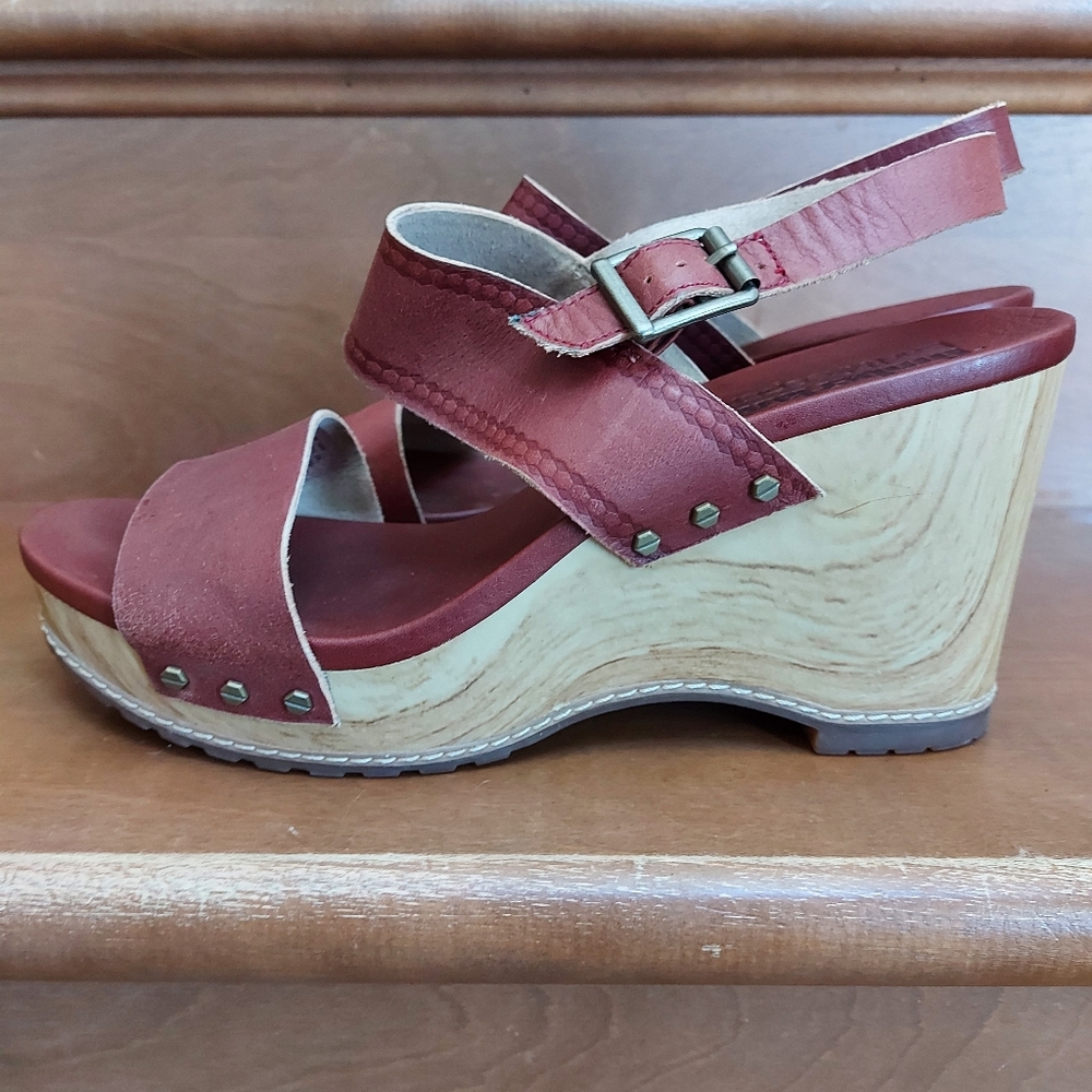 Timberland earthkeepers wedge strappy Leather sandals Size 9 brown